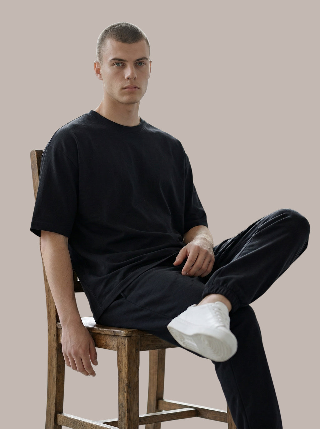 Classic black plain t shirt